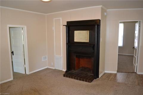 212 S 5th Ave, Mayodan, NC 27027 photo 4