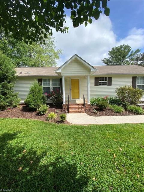 819 Dodson Mill Rd, Pilot Mountain, NC 27041 photo 2