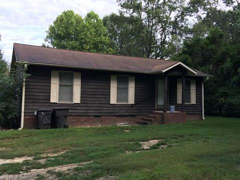 811 Spring Oak Ct, High Point, NC 27263 photo 1