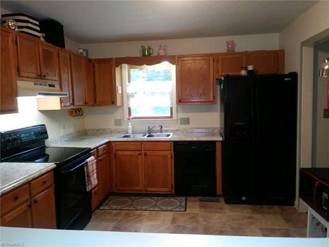 106 Ashworth Ct, Trinity, NC 27370 photo 6