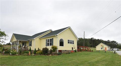 671 Tom Hunter Rd, Pilot Mountain, NC 27041 photo 2
