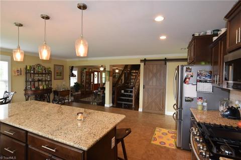 671 Tom Hunter Rd, Pilot Mountain, NC 27041 photo 8