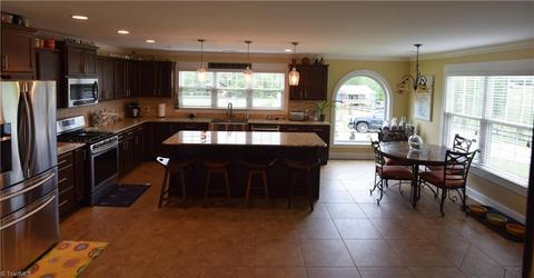 671 Tom Hunter Rd, Pilot Mountain, NC 27041 photo 7