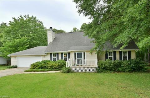 6739 Castleton Dr, Clemmons, NC 27012 photo 1