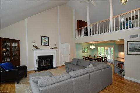 6739 Castleton Dr, Clemmons, NC 27012 photo 4