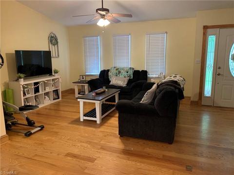 205 Pine Ridge Trl, Pinnacle, NC 27043 photo 3