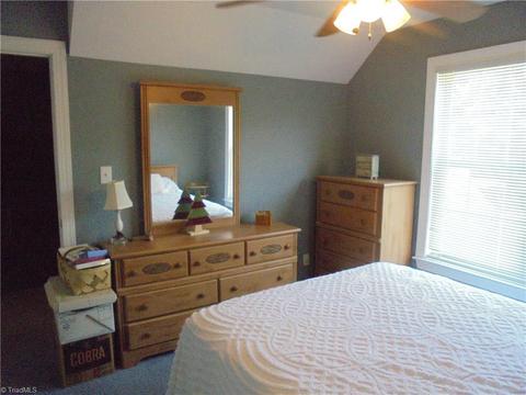 638 Tara Dr, High Point, NC 27265 photo 17