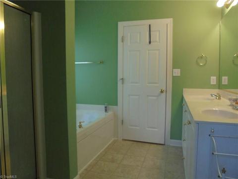 638 Tara Dr, High Point, NC 27265 photo 14