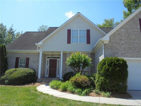 638 Tara Dr, High Point, NC 27265 photo 2