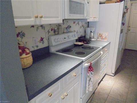 638 Tara Dr, High Point, NC 27265 photo 9