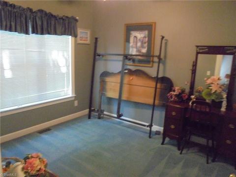 638 Tara Dr, High Point, NC 27265 photo 19