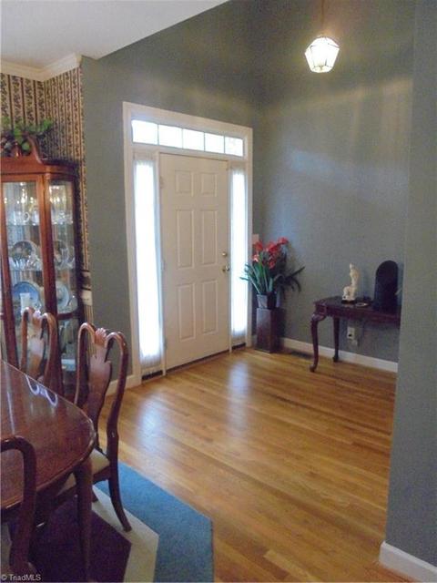 638 Tara Dr, High Point, NC 27265 photo 3