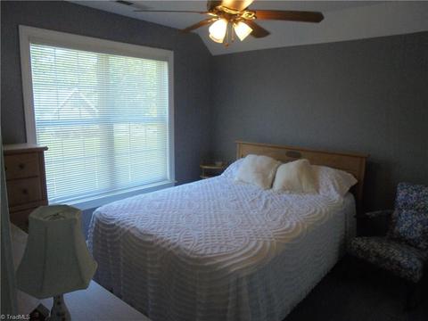 638 Tara Dr, High Point, NC 27265 photo 16