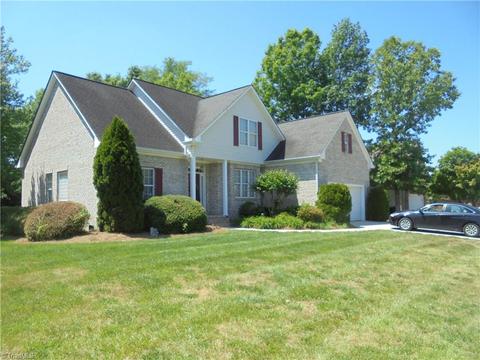638 Tara Dr, High Point, NC 27265 photo 1