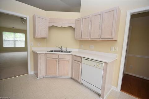 2772 Waterstone Loop, High Point, NC 27265 photo 4