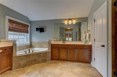 2328 Mill Ln, High Point, NC 27265 photo 17