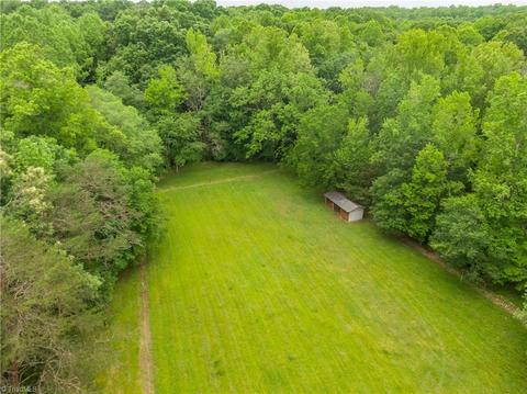 177 Cherokee Trl, Advance, NC 27006 photo 4