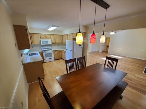 1127 Mapleview Ct, High Point, NC 27265 photo 6