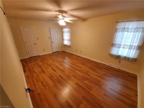 1127 Mapleview Ct, High Point, NC 27265 photo 11
