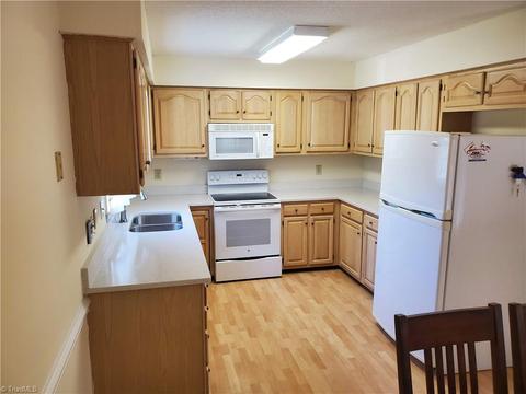 1127 Mapleview Ct, High Point, NC 27265 photo 5