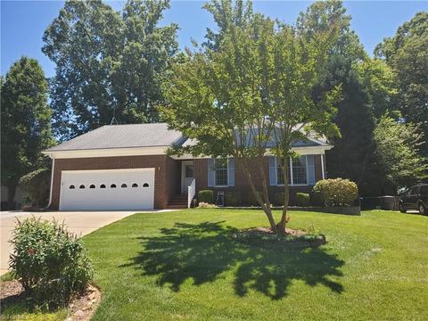 1127 Mapleview Ct, High Point, NC 27265 photo 1