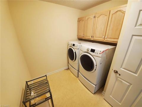 1127 Mapleview Ct, High Point, NC 27265 photo 9