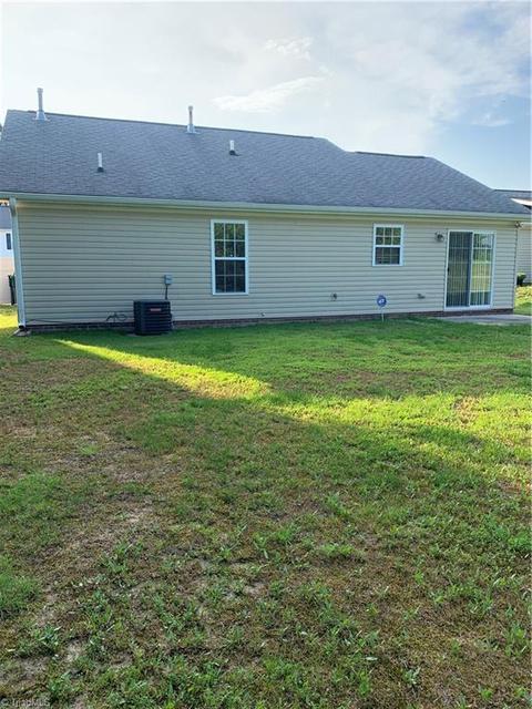 1121 Wesson Ct, High Point, NC 27265 photo 3