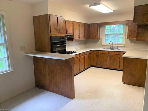 1430 Bragg Ct, High Point, NC 27265 photo 6
