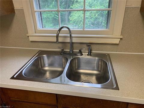 1430 Bragg Ct, High Point, NC 27265 photo 8