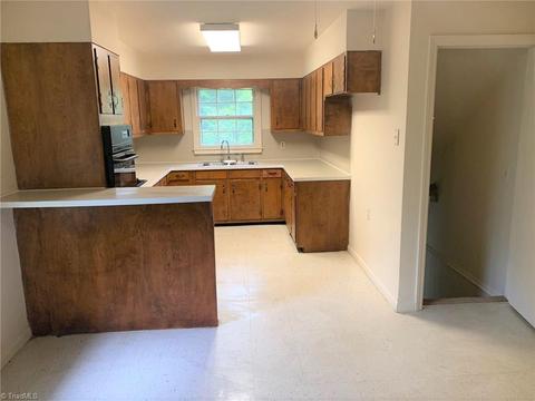 1430 Bragg Ct, High Point, NC 27265 photo 10