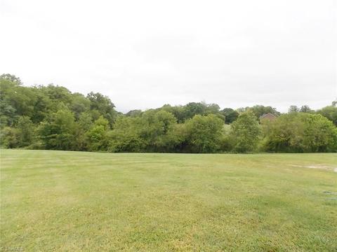 214 Maple Dr, Mount Airy, NC 27030 photo 5