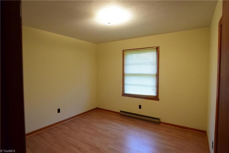  129 Boxwood Ln, Mount Airy, NC 27030 photo 7