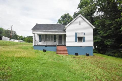187 Erwin St, Cooleemee, NC 27014 photo 3