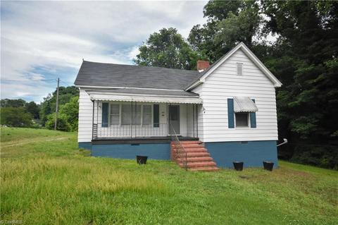 187 Erwin St, Cooleemee, NC 27014 photo 2