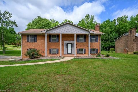 2340 Spring Valley Dr, Clemmons, NC 27012 photo 1