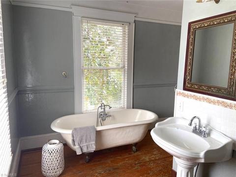 1100 Johnson St, High Point, NC 27262 photo 8