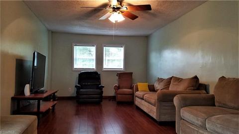 3302 Forestview Dr, High Point, NC 27260 photo 17