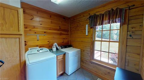 968 Corner Rd, Pinnacle, NC 27043 photo 9