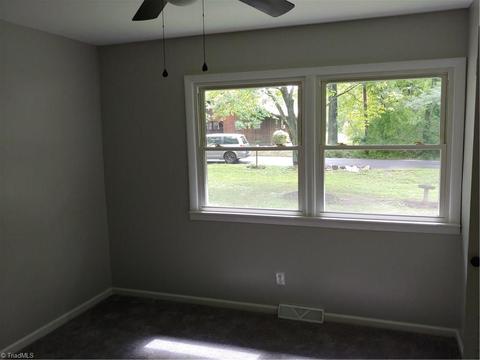 515 Cedar St, Eden, NC 27288 photo 3