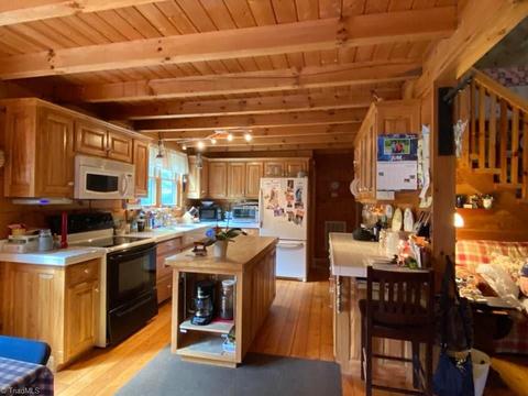 103 Galax Dr, Purlear, NC 28665 photo 2