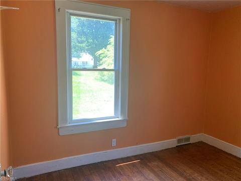107 Carson St, Pilot Mountain, NC 27041 photo 15