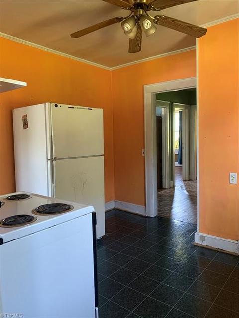 107 Carson St, Pilot Mountain, NC 27041 photo 9
