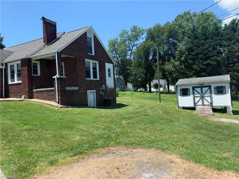 107 Carson St, Pilot Mountain, NC 27041 photo 25
