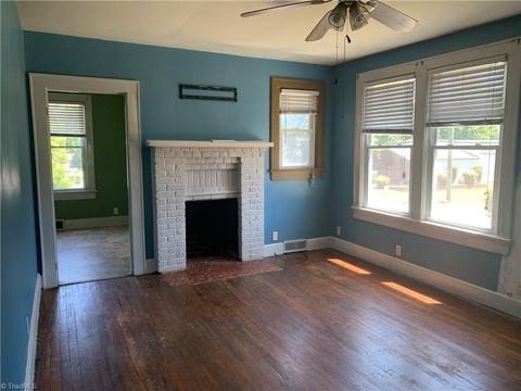 107 Carson St, Pilot Mountain, NC 27041 photo 5