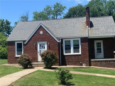 107 Carson St, Pilot Mountain, NC 27041 photo 2