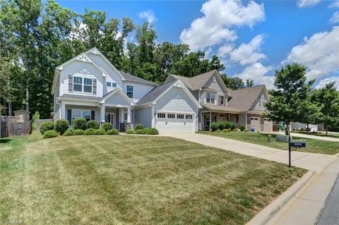 2419 Hammock Dr, High Point, NC 27265 photo 2