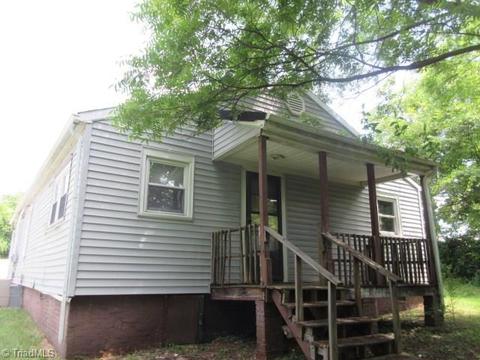706 Kearns Ave, High Point, NC 27260 photo 4