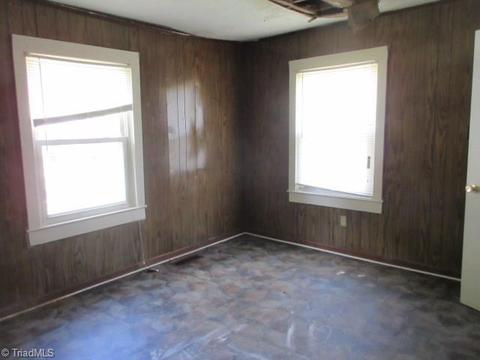 706 Kearns Ave, High Point, NC 27260 photo 8