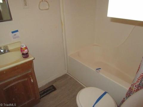 706 Kearns Ave, High Point, NC 27260 photo 9