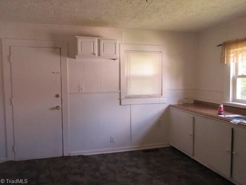 706 Kearns Ave, High Point, NC 27260 photo 17